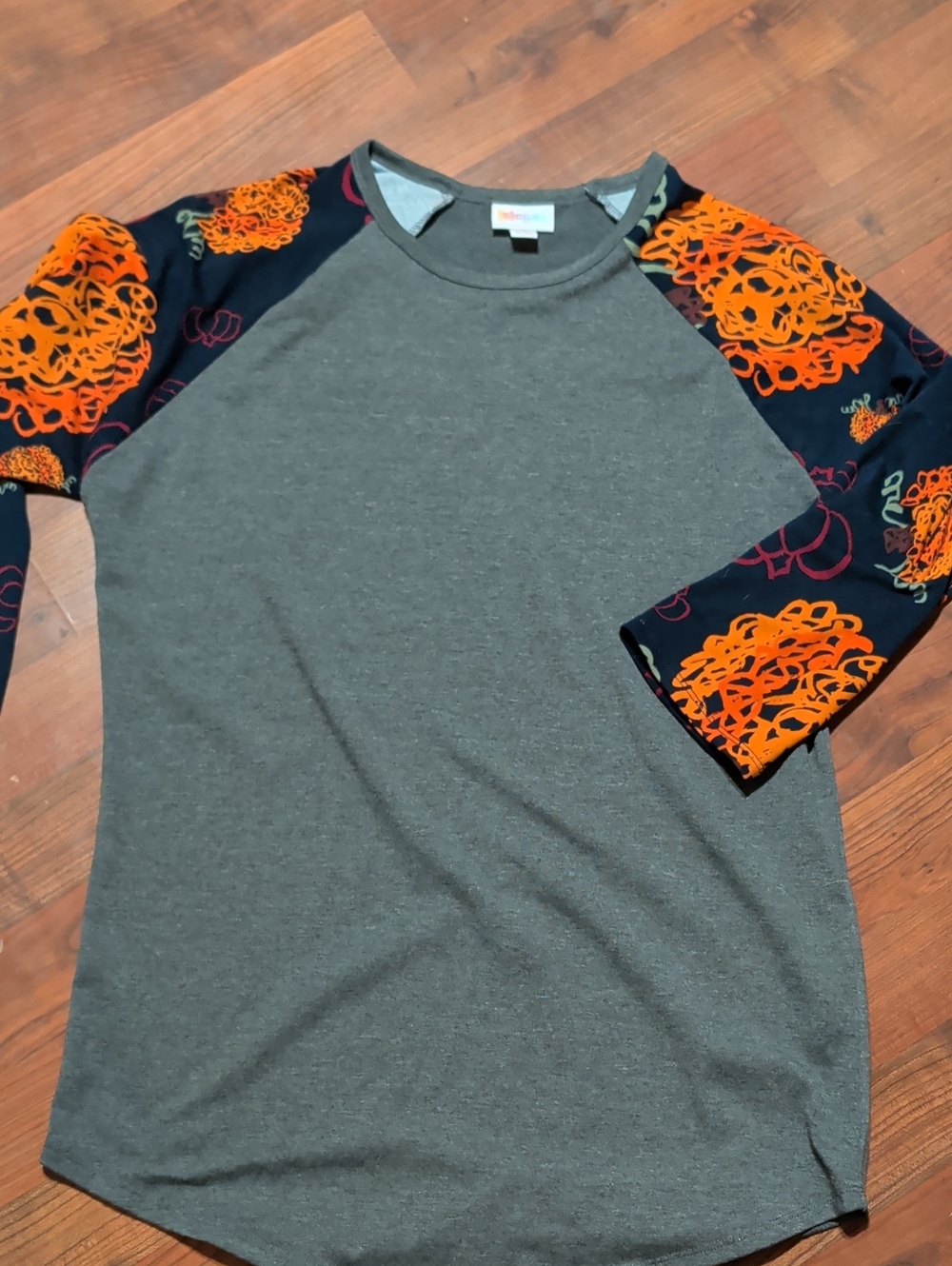 LuLaRoe Randy Tee - Picture 1 of 3